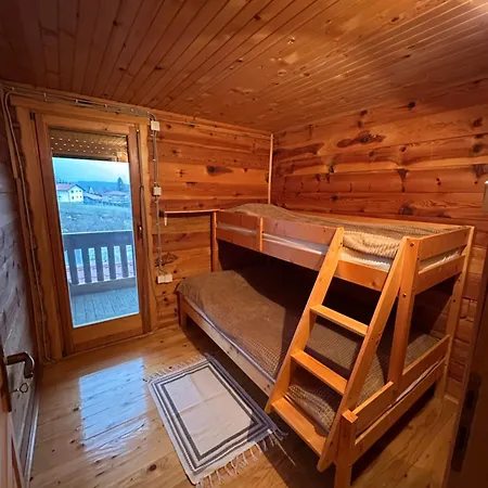 Nyaraló Pine House - Holiday Home *